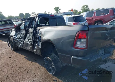 2022 Ram 1500 Big Horn Quad Cab 4X4 6'4 Box z USA, uszkodzony, nr VIN 1C6SRFBT5NN137879